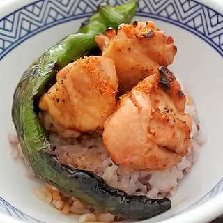 秘伝のタレで「焼鳥丼」